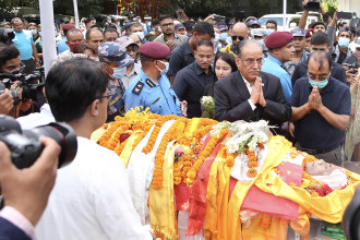 बौद्धिक व्यक्तित्वका रुपमा स्थापित गिरी राजनीतिक प्रेरणाको स्रोत  ः अध्यक्ष दाहाल